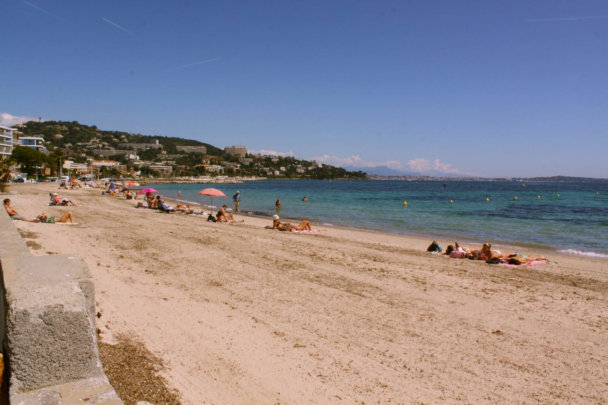 Cannes Bai 外观 照片